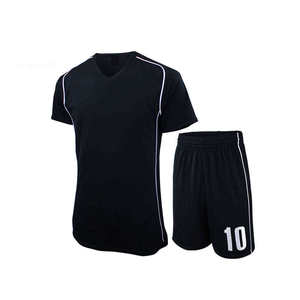 Tenue de football personnalisée pour hommes, fabrication pakistanaise, vêtements de sport respirants sur mesure - Product Image 4