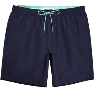 Shorts de bain pour hommes en polyester tissé avec bordure contrastante, imprimé AOP, élastique en nylon, séchage rapide, décontracté, fournisseur du Bangladesh - Product Image 2