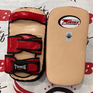 New <b>Hot</b> Selling Twins Focus Target Mitts Pemium Professional Gym Gear For Adult Affordable Genuine Cowhide Leather Durable MMA - Product Image 3