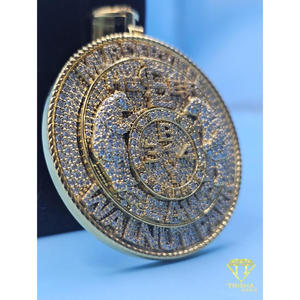Pendentif Breloque Monnaie Personnalisé Haut de Gamme avec Diamants Moissanite Sertis à la Main, Bijoux de Mode Streetwear - Product Image 5