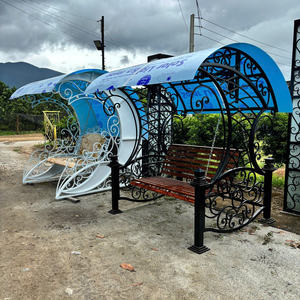 Chaise suspendue de luxe en fer forgé pour extérieur avec auvent, idéale pour jardin, patio, parc et école – Design contemporain – Mobilier de jardin en fer forgé - Product Image 1