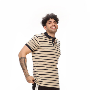 Polo de Punto a Rayas para Hombre, Manga Corta, Corte Regular Informal, Diseño Estampado en Negro y Beige, Cierre de Botones - Product Image 1