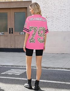 เสื้อยืดโอเวอร์ไซส์ลายกราฟิกสไตล์ Y2K คอวี สำหรับผู้หญิงและผู้ชาย เสื้อผ้าสตรีทแวร์ เสื้อฟุตบอล แฟชั่นทันสมัย - Product Image 6
