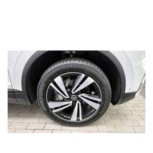 Volkswagen Touareg 3.0 TDI Premium 2023, SUV Diésel con Asientos de Cuero y Cámara Trasera - Product Image 5