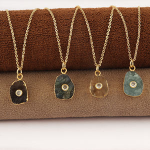 Collar de piedra de citrino en bruto con cadena de cable chapada en oro de 18k, gema en bruto electrochapada con colgante de circonita cúbica pequeña. - Product Image 2