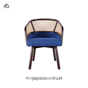 Fauteuil moderne de luxe en teck courbé avec rotin naturel imperméable pour salle à manger, extérieur, salon ou causeuse. - Product Image 3