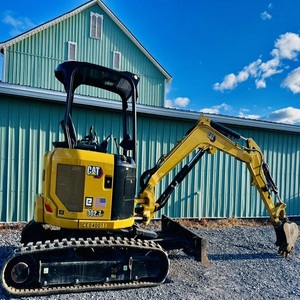 Mini-excavatrice puissante pour travaux de terrassement précis et installation de équipements, offrant des performances pratiques sur différents projets - Product Image 1