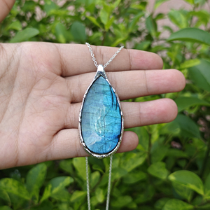 Collier Pendentif Goutte d'Eau Plaqué Argent 18 carats Style Unique avec Pierre Précieuse Sertie en Bezel, Tendance Minimaliste pour Mariage, Vente en Gros - Product Image 3