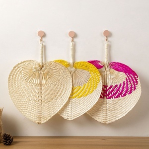 Abanico de bambú hecho a mano de estilo tradicional elegante, artesanía decorativa ecológica con Material de bambú Natural para publicidad - Product Image 4