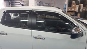 Deflectores de Ventana para Auto HIC, Visores Contra la Intemperie, Material PMMA, 100% Compatibles con Isuzu D-MAX III (RG01) 2019 en Adelante - Product Image 2