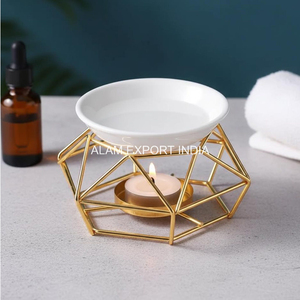 Lampe à parfum en laiton géométrique avec plat en céramique blanche pour diffuseur d'huiles essentielles, brûleur d'encens aromatique, finition dorée - Product Image 5
