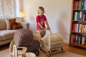Cochecito de bambú para bebé con ruedas, estructura de ratán natural para niños de 0 a 3 años, carrito de juguete. - Product Image 4