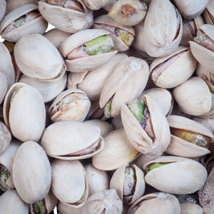 Pistachos Tostados Sin Sal, Pistachos Crujientes Empacados Cuidadosamente para Mantener el Sabor y la Textura Naturales - Product Image 5