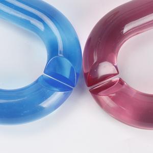 Arte en resina decorativo. El nuevo diseño colorido de eslabones de cadena de resina, disponible en tamaño grande y pequeño, y con posibilidad de personalizar el logotipo. - Product Image 1