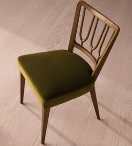 Chaise de salle à manger Kanaya en teck massif avec rembourrage et couleur marron pour usage intérieur. - Product Image 3