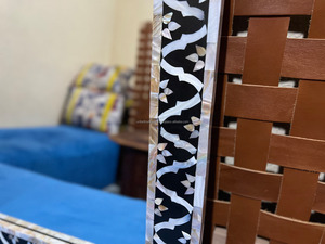 United Trade World's Luxury Mother Pearl Inlay Wood Vanity Timeless Beauty Decoración del hogar Marcos de espejo de vidrio Uso de pared de baño - Product Image 2