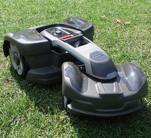 หุ่นยนต์ตัดหญ้าอัตโนมัติ Husqvarna Automower 435X AWD  ประสิทธิภาพสูงสำหรับพื้นที่ลาดชัน  รองรับการเชื่อมต่อกับบ้านอัจฉริยะ  เครื่องจักรสำหรับสวน  ผลิตในฝรั่งเศส - Product Image 1