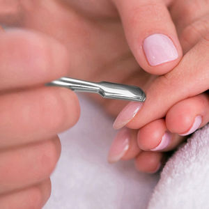 Pince à cuticules de luxe en acier inoxydable robuste à prix de gros, lame droite et aiguisée, manche ergonomique, outil de manucure professionnel pour salon - Product Image 2
