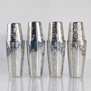 Coctelera Boston de Acero Inoxidable con Herramientas de Barra de Metal Duradero y Patrón Grabado - Product Image 3