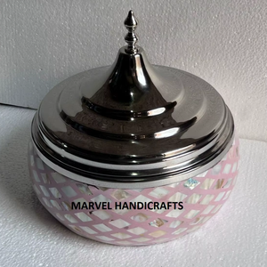 Organisateur de Casserole Artisanal en Mosaïque de Nacre Rose avec Couvercle en Métal Argenté, Plat de Service Décoratif pour Plats Chauds, Vaisselle de Table - Product Image 3