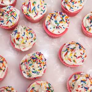 Handmade Cupcake <b>Candle</b> <b>Set</b> Decorative Dessert <b>Candle</b> Luxury Scented Soy Wax Cupcake <b>Candle</b> Birthday <b>Gift</b> Home Decor - Product Image 1