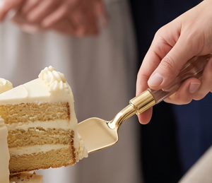 Ensemble de couverts en or de qualité supérieure avec poignées en acrylique transparent, compatibles lave-vaisselle, pour une table de mariage élégante - Product Image 2