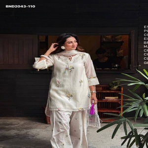 Traje corto de diseñador en satén Mul Chanderi con bordado - Conjunto Farshi Plazzo - Suministro al por mayor de conjuntos con dupatta de estampado digital - Product Image 1