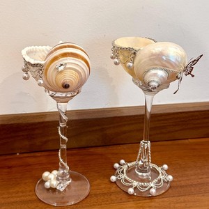 Verre à vin rouge en forme de coquillage, design délicat, avec support décoré, idéal pour les restaurants à thème et les cafés côtiers - Product Image 1