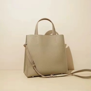 Sac fourre-tout en cuir véritable de qualité supérieure pour femmes, élégant sac à main taupe avec poignée supérieure et bandoulière réglable, sac carré stylé - Product Image 2