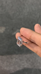 แหวนหมั้นเพชรทรงเหลี่ยมมรกตทองคำขาว 14K ปรับขนาดได้ เครื่องประดับแต่งงานสำหรับทั้งชายและหญิง - Product Image 4