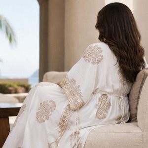 Caftán de Algodón con Estampado Paisley Color Marfil, Hecho a Mano, Elegante y Transpirable para Damas, Ideal para el Verano, Ocio y Club, Suministro ODM - Product Image 3