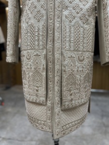 Kurta ethnique de luxe pour homme avec broderie monochromatique en fil Dhaga, perles fines et micro-sequences pour mariages - Product Image 3