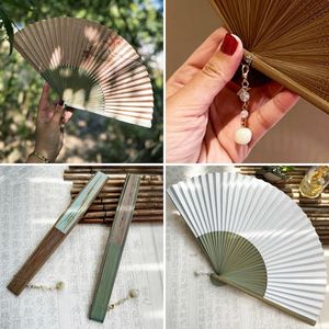 Éventail pliant en bois fait main avec motif floral peint moderne, forme naturelle, objet d'art de collection, éventail décoratif de mariage - Product Image 5