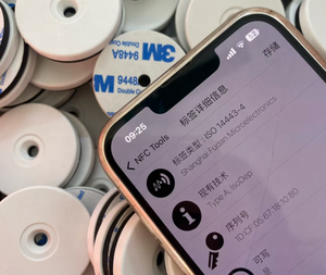 Étiquettes NFC ABS PPS pour usine, ligne industrielle, gestion IoT, avec adhésif, étanches, robustes pour le suivi des actifs, option UHF pour entrepôt - Product Image 4