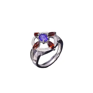 92.5 Sterling Silver 4.3 Gram Natural Blue Tanzanite Faceted Oval And Red Garnet Marquise Shape Gemstone Ring