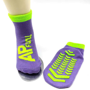Calcetines Antideslizantes de Silicona para Niños, para Parques de Juegos Interiores, con Logotipo Personalizado de Fábrica - Product Image 1