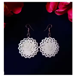 Pendientes de Hueso de Búfalo Hechos a Mano, Joyería Única y Elegante, Artesanía Natural - Product Image 1