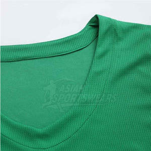 ชุดบาสเกตบอลผลิตในปากีสถาน ทรงพอดีตัว ให้การเคลื่อนไหวได้อย่างอิสระและระบายอากาศได้ดีเยี่ยมสำหรับนักกีฬาทีม - Product Image 3