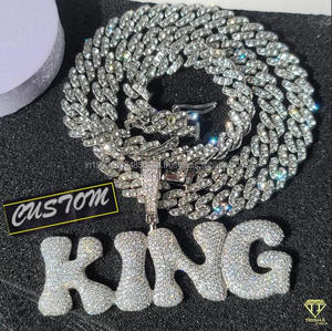 Colgante de Moissanita Premium con Placa de Nombre KING y Diseño de Letras Brillantes, Cadena Cubana, Lujoso Estilo Hip Hop - Product Image 2