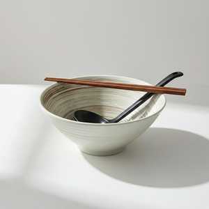 Cuenco de cerámica hecho a mano con diseño japonés antiguo para servir fideos, para uso en hoteles, de Universal Overseas INDIA. - Product Image 1