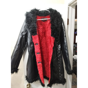 Veste en simili cuir noir doublée de fourrure synthétique rouge, style gothique punk, pour femme, taille XXL - Product Image 1