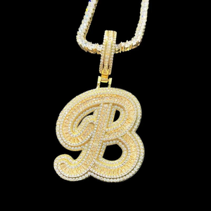 Colgante de Moissanita Plateada con Letra A F, 65 mm, Modelo PEN 009, Tono Blanco y Amarillo, Joyería Personalizada con Letra Hip Hop - Product Image 2