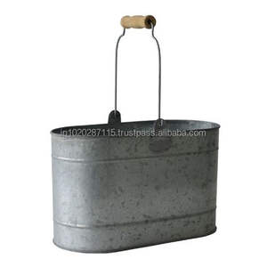 Cubo de maceta galvanizado con tema de retrete grabado perfecto para diseños de granja al aire libre y uso en el patio trasero - Product Image 1