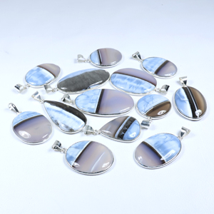 BISMILLAH GEMS Colgante de Calcedonia Azul Banda de Color Natural en Forma de Paz, Chapado en Plata de Ley, Estilo Bohemia, Moda Moderna - Product Image 5
