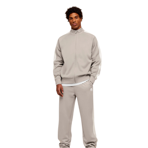 Pantalon de survêtement gris champignon en tricot oversize pour homme, coupe ample, idéal pour la gym, le streetwear et l'entraînement décontracté - Product Image 4