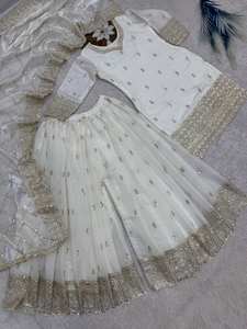 Ensemble de robe Sharara de créateur avec broderies et dupatta – Tenue ethnique pour femmes pour les mariages et les fêtes - Product Image 6