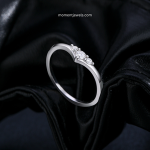 Luxurious 925 Sterling Silver Moissanite <b>Ring</b> for Women Shiny Arrow Pattern <b>Statement</b> <b>Ring</b> Rhodium Plated - Product Image 4
