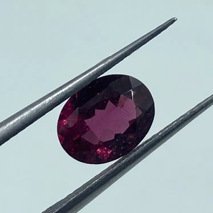 Pierre de grenat rouge naturelle taillée, gemme de haute qualité, belle forme ovale 7x9mm 1,91 carats - Product Image 1