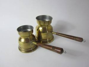 Juego de cafetera turca de cobre martillado hecho a mano, auténtico con motivo de panal grabado, Cezve Ibrik con mango de madera resistente al calor - Product Image 1