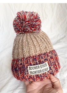 Offres Spéciales 100% Acrylique Jacquard Tricoté Bonnet Bonnet avec Broderie Personnalisée Tout Imprimer Hiver Crâne Cap Commun Unisexe pour les Affaires - Product Image 2